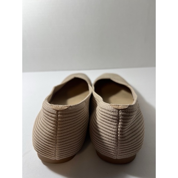 Elegant Beige Women's Flats - Picture 3 of 8